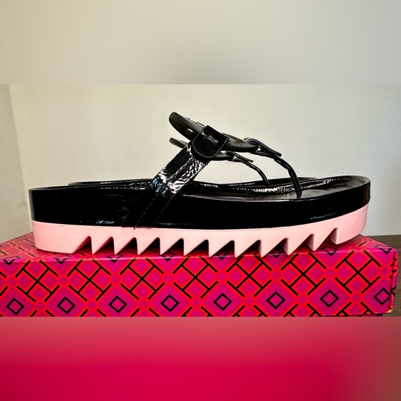 New Tory Burch Miller Cloud Lug Soft Patent Leather Sandal Size 7 Black/Petunia - Picture 2 of 11